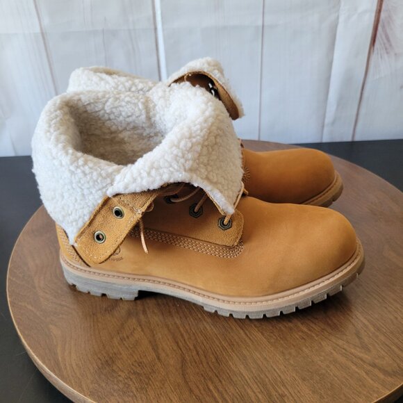 Timberland Woman’s Waterproof Roll-Top Boot. Sz 8.5. New, Faux-fur lined - Picture 3 of 16